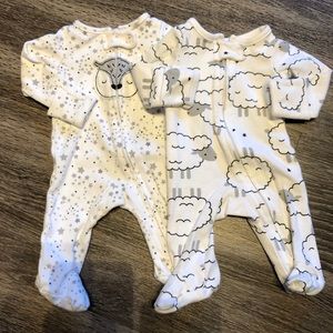 Carter’s preemie zip sleep n play pack